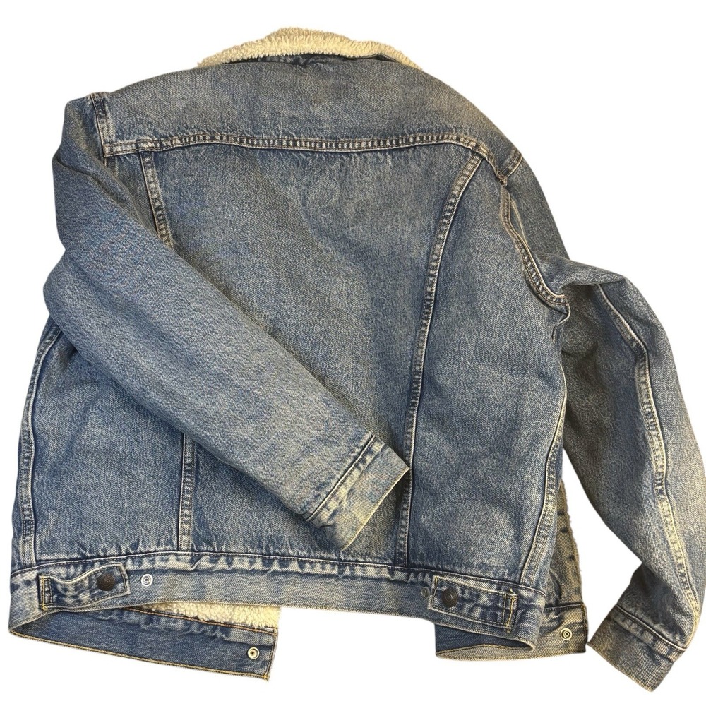 Levis Jacket Mens Small Trucker Jacket Sherpa Faux Fur‎ Light Wash Denim - Picture 2 of 5